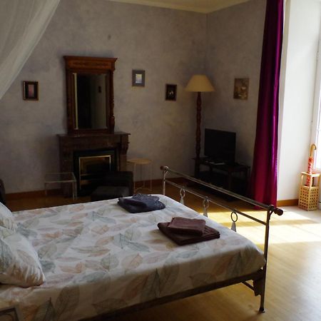 Maison D'Hotes Le Cadran Solaire Courcelles  Экстерьер фото