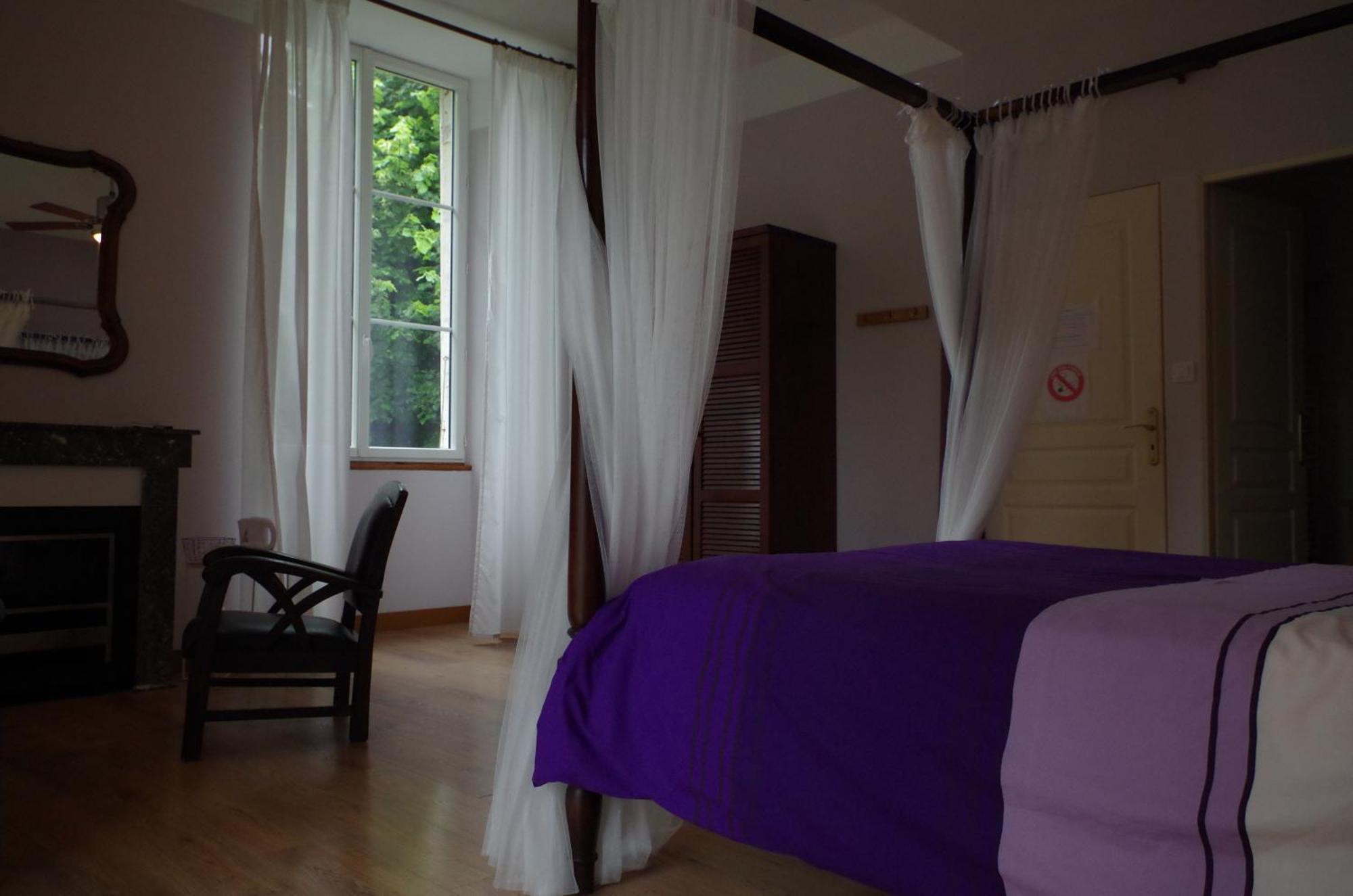 Maison D'Hotes Le Cadran Solaire Courcelles  Экстерьер фото