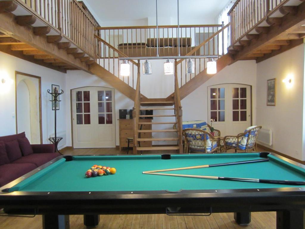 Maison D'Hotes Le Cadran Solaire Courcelles  Экстерьер фото